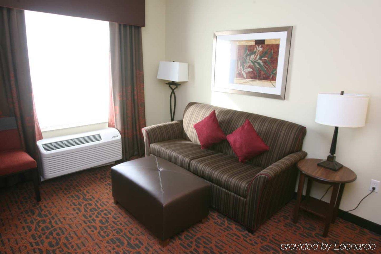 Hampton Inn & Suites Fargo Medical Center Room photo
